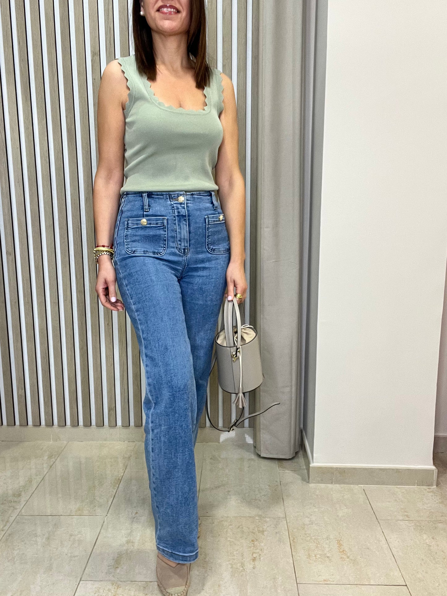 Top Daniela canalé verde suave