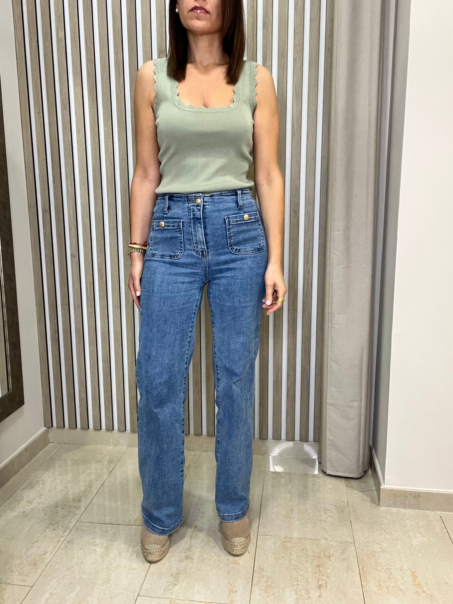 Top Daniela canalé verde suave
